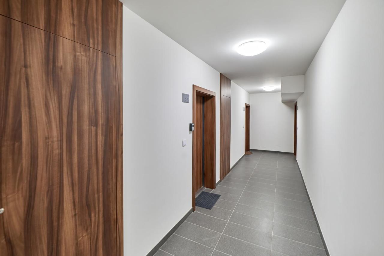 Exclusive Apartments Gwiazdzista With Free Garage Wroclaw By Noclegi Renters Exterior foto