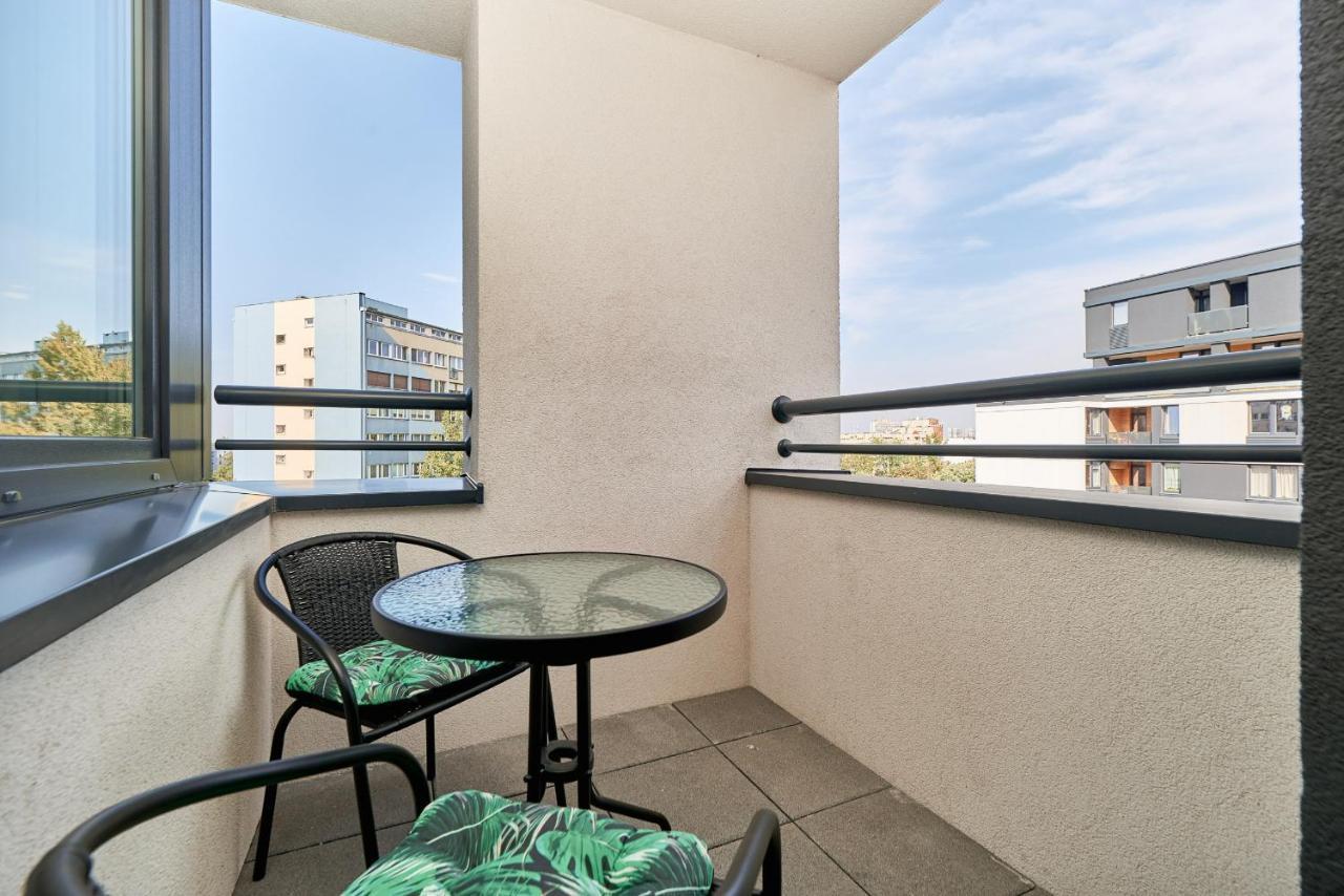 Exclusive Apartments Gwiazdzista With Free Garage Wroclaw By Noclegi Renters Exterior foto