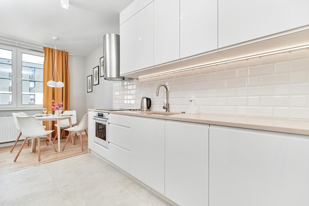 Exclusive Apartments Gwiazdzista With Free Garage Wroclaw By Noclegi Renters Exterior foto
