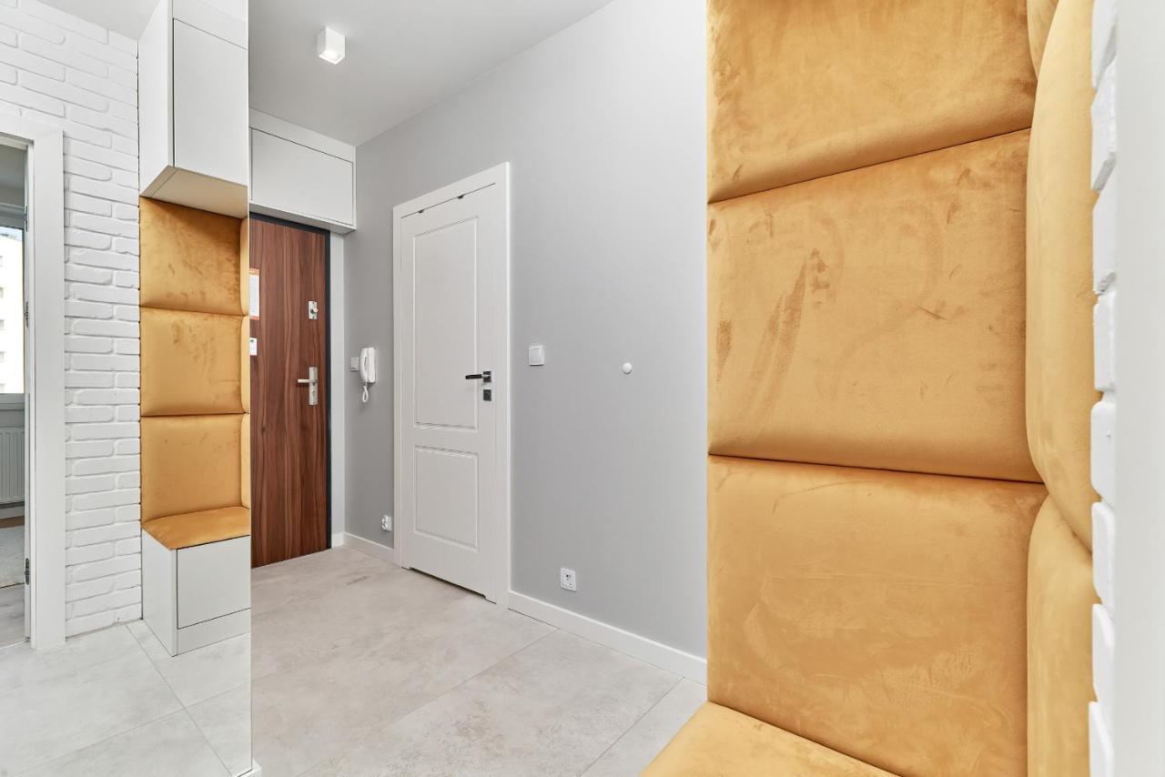 Exclusive Apartments Gwiazdzista With Free Garage Wroclaw By Noclegi Renters Exterior foto